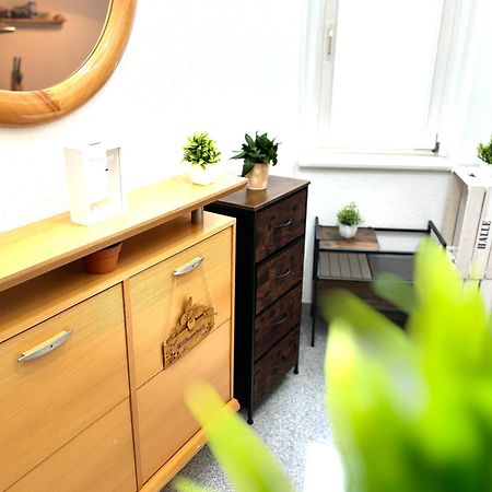 Piano Apartment Halle Center - Netflix - Free Wifi 2 ภายนอก รูปภาพ