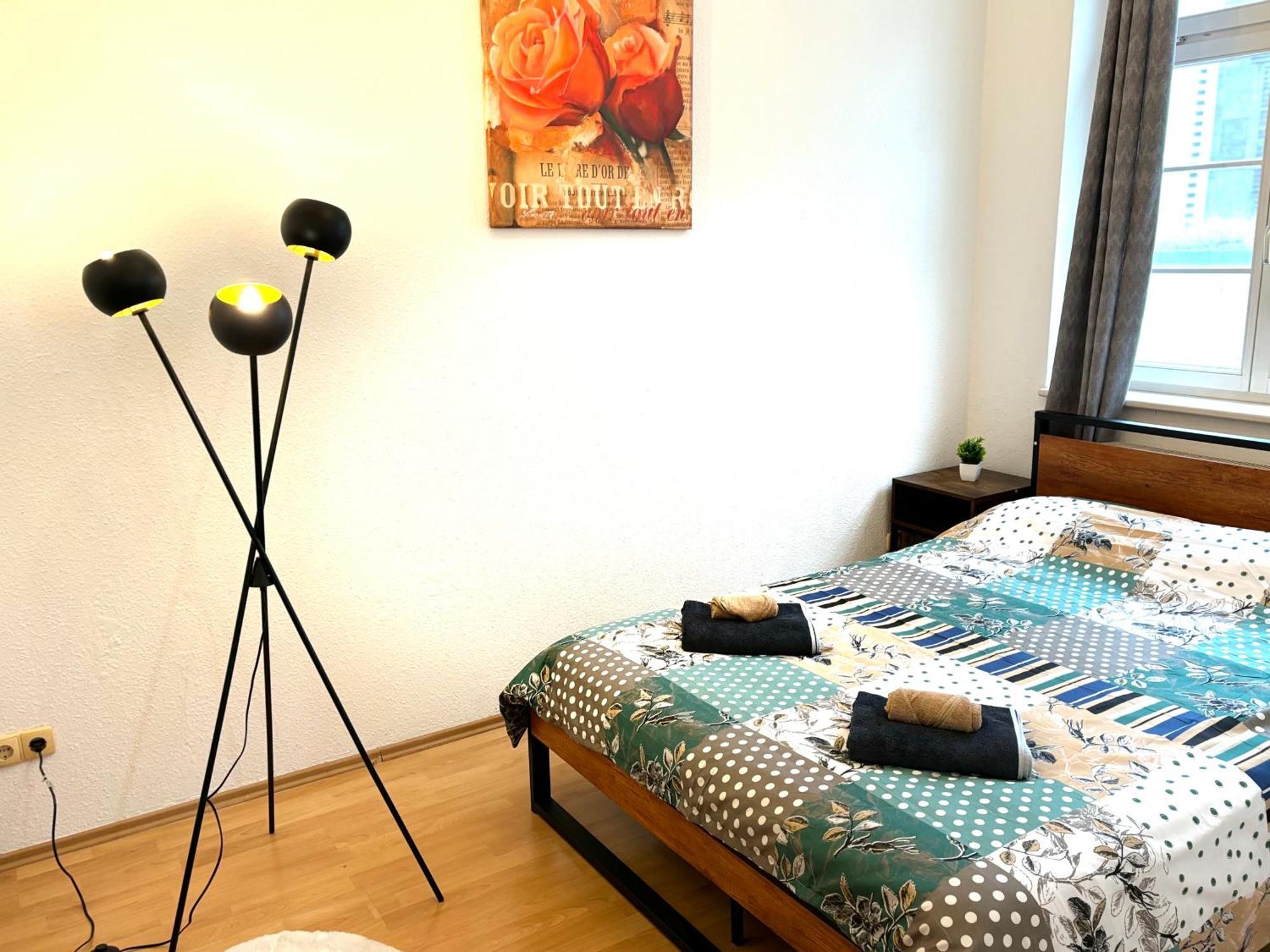 Piano Apartment Halle Center - Netflix - Free Wifi 2 ภายนอก รูปภาพ